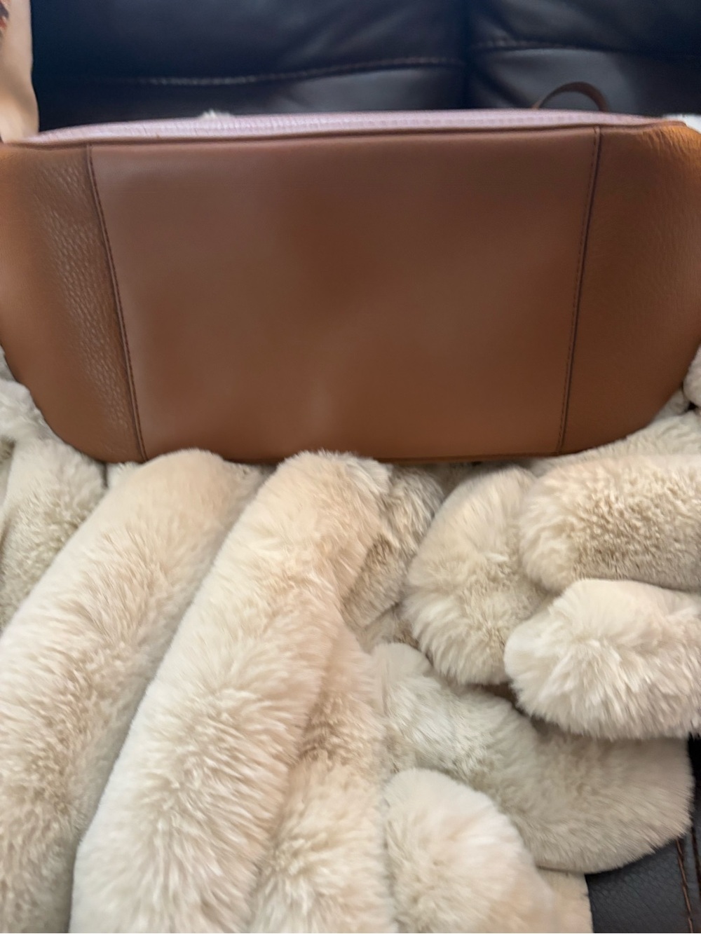 Michael Kors Luggage Pebbled Leather MK Tote - Picture 2 of 6
